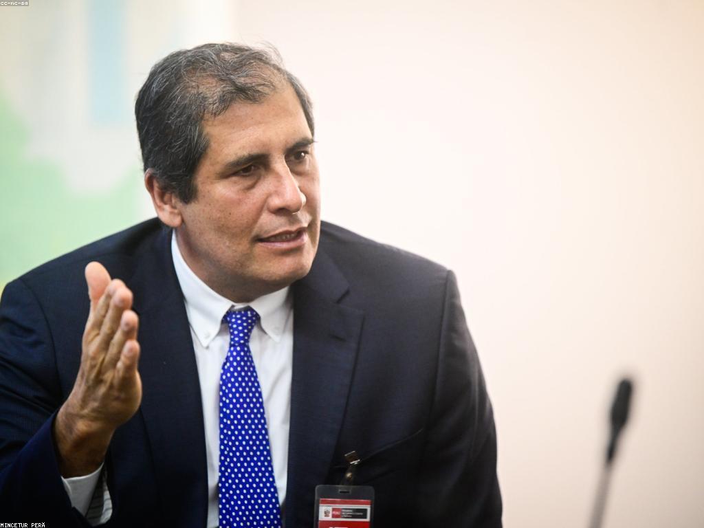 គន្លងសម្រាប់ការប្រាក់អនឡាញ: ផលិតផលថ្មីៗនិងយុទ្ធសាស្រ្ត